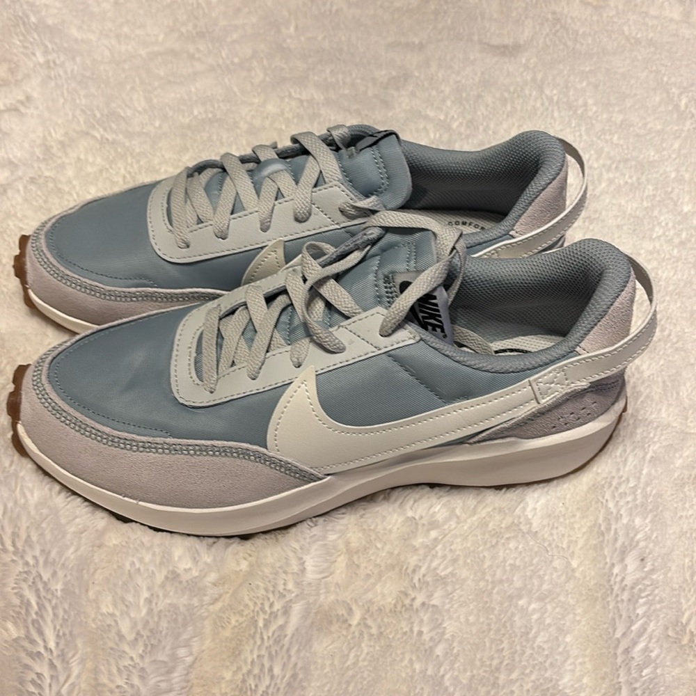 Nike Waffle Debut sneaker. Women 9.5/men 8